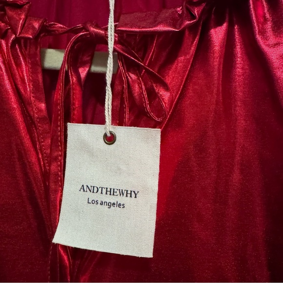 And the Why - beautiful red blouse - size M -  NWT - Picture 15 of 16